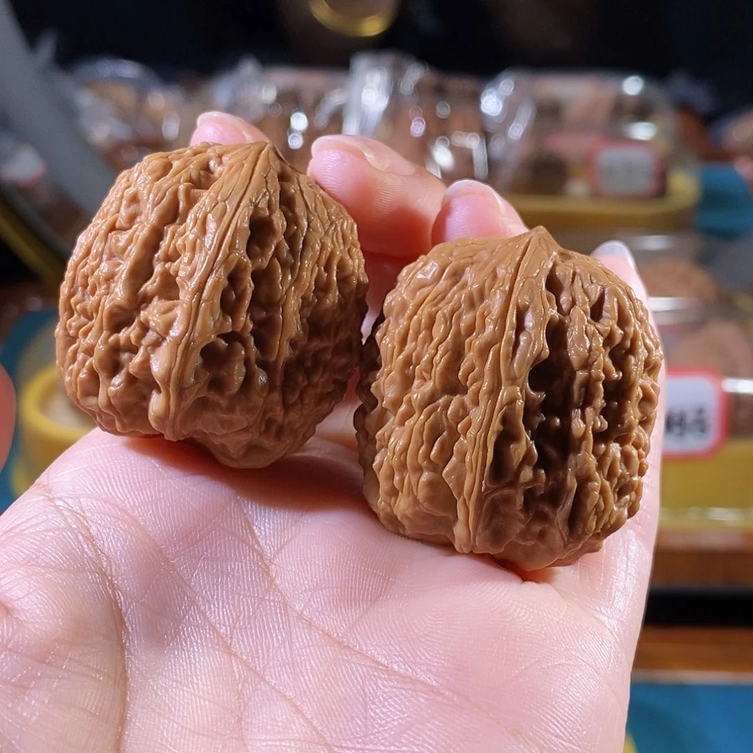 文玩核桃吊坠秋**生滚石