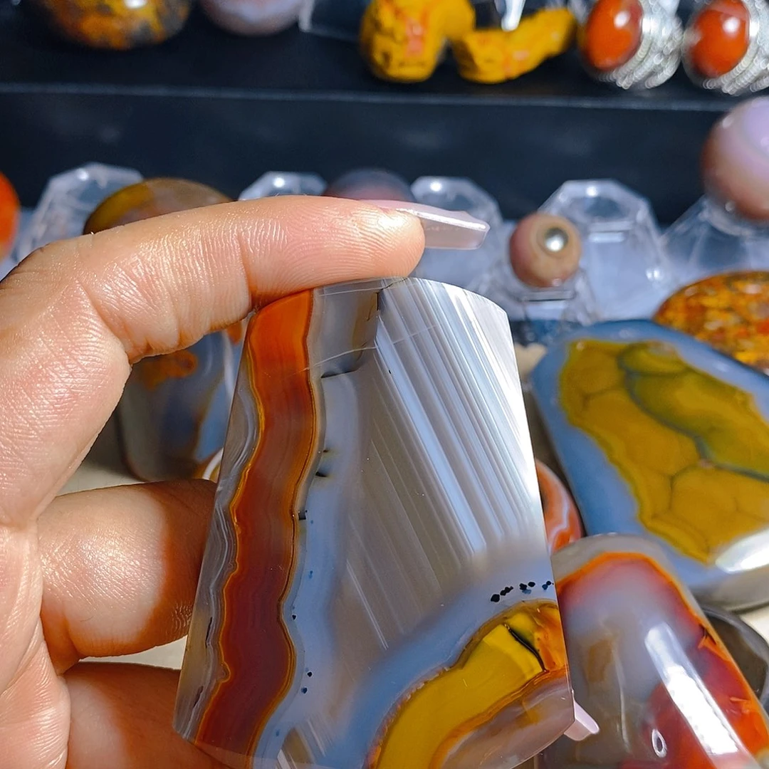 玛瑙/玉髓颈饰未镶嵌小*娃