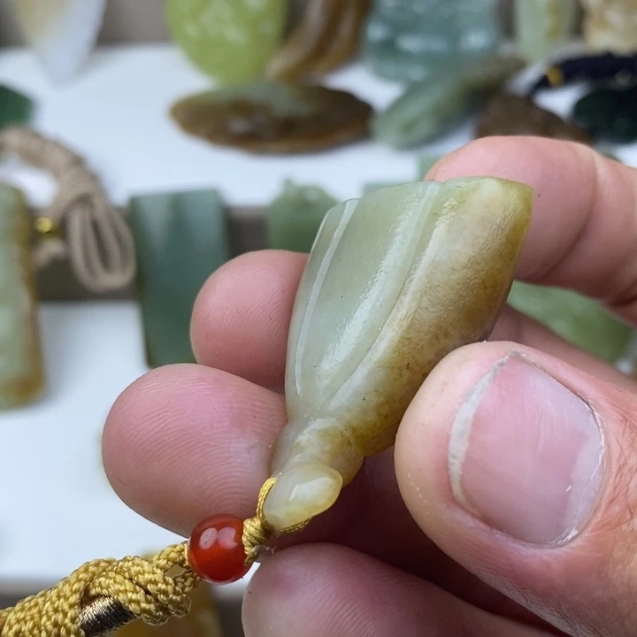 和田玉（糖玉）未镶嵌颈饰