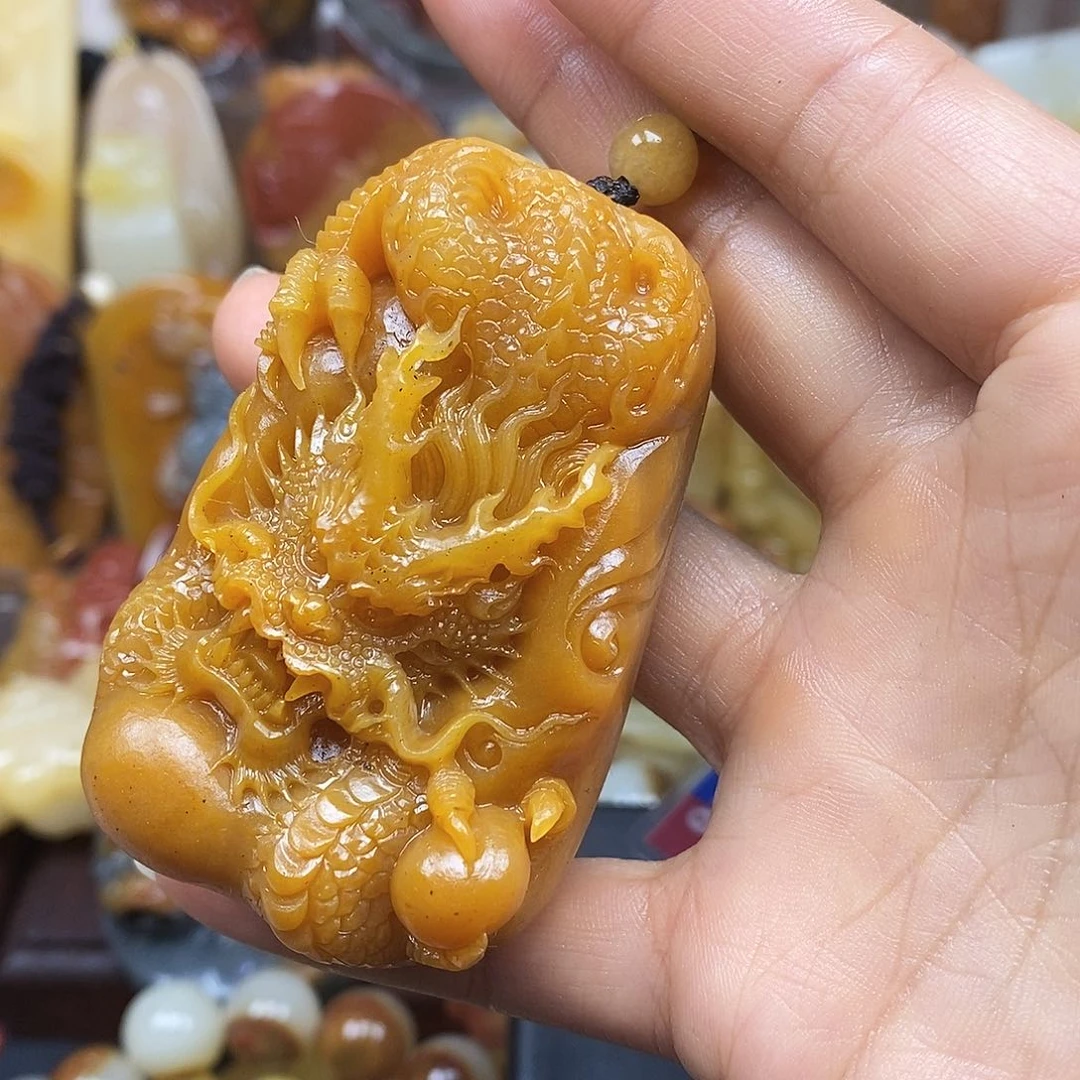 石英质玉（黄龙玉）颈饰未镶嵌