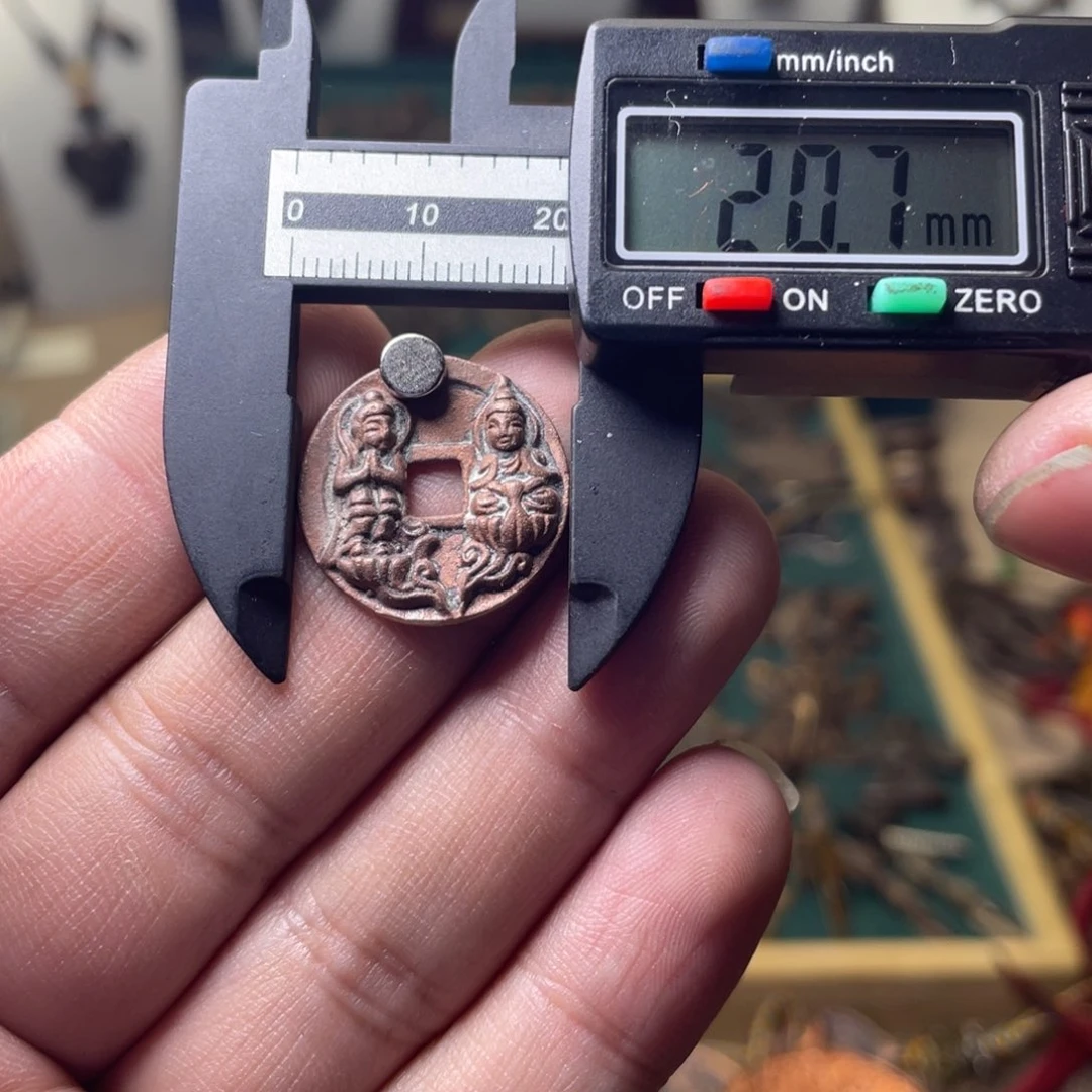 藏传老料吸磁铜钱