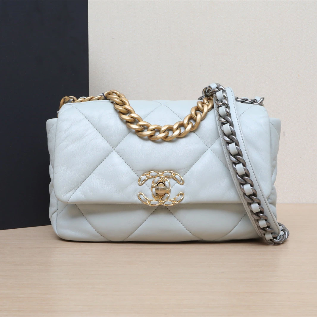 95新 Chanel/香奈儿 【娇】19BAG口盖包26浅蓝色皮革S 芯片 196758