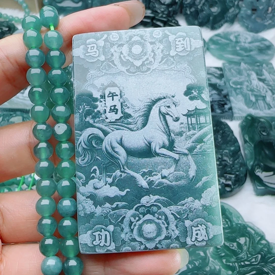 翡翠未镶嵌颈饰多样性发货天然的A货翡翠