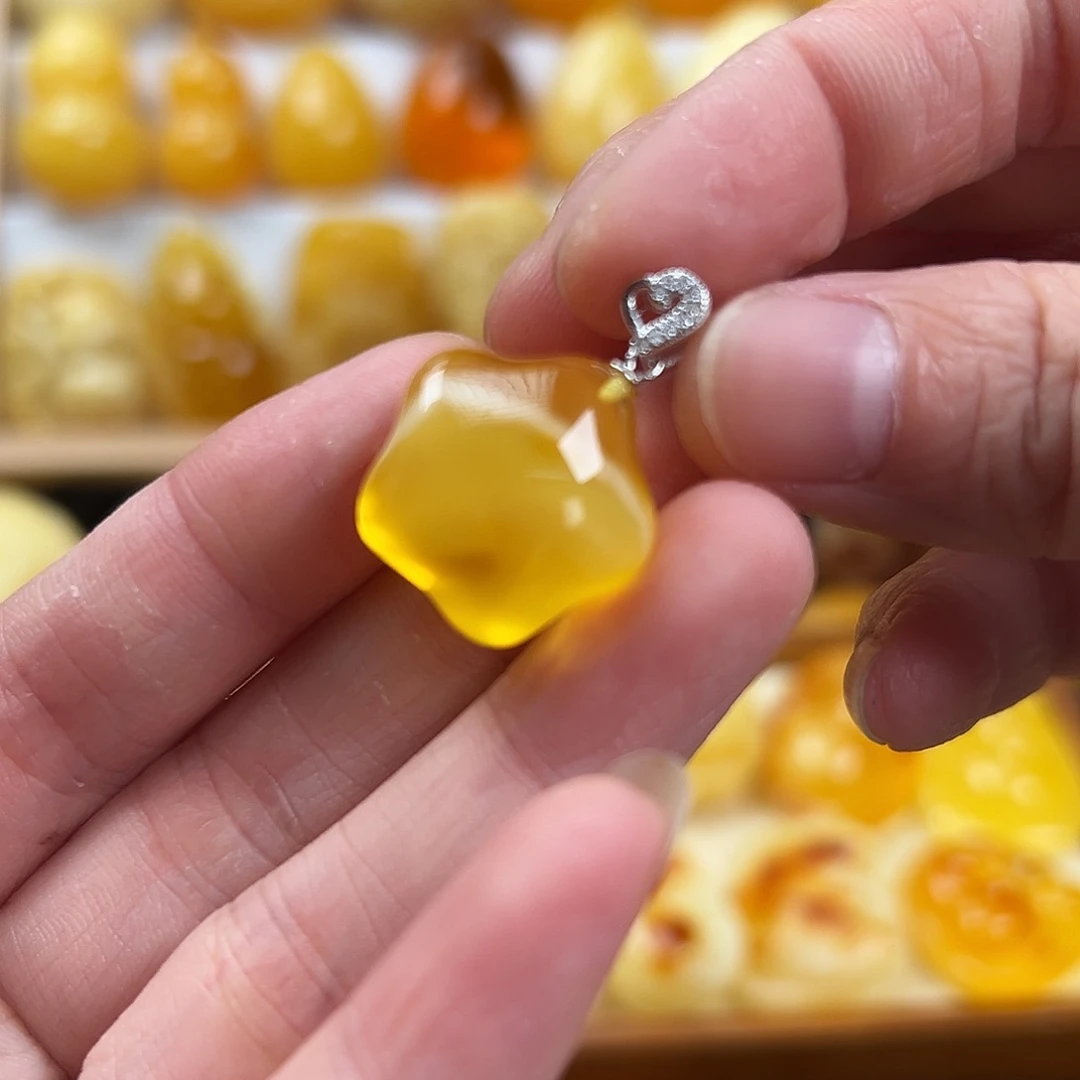 银S925镶嵌颈饰蜜蜡小*芒