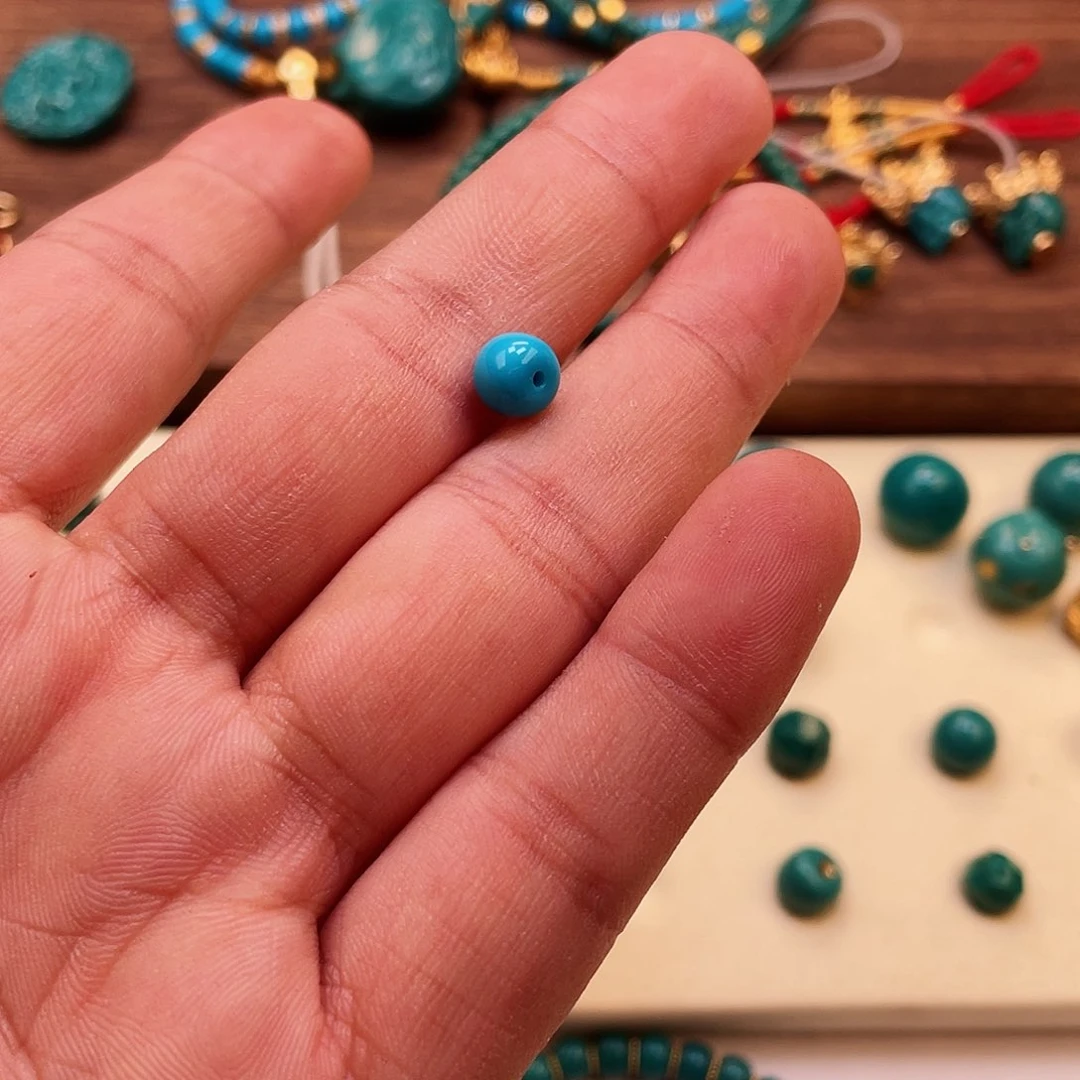 绿松石颈饰未镶嵌