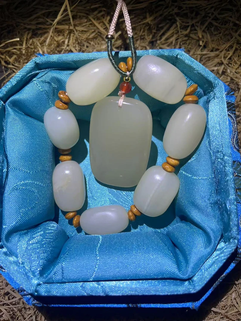 【闪购链接】白串+牌一套摆件