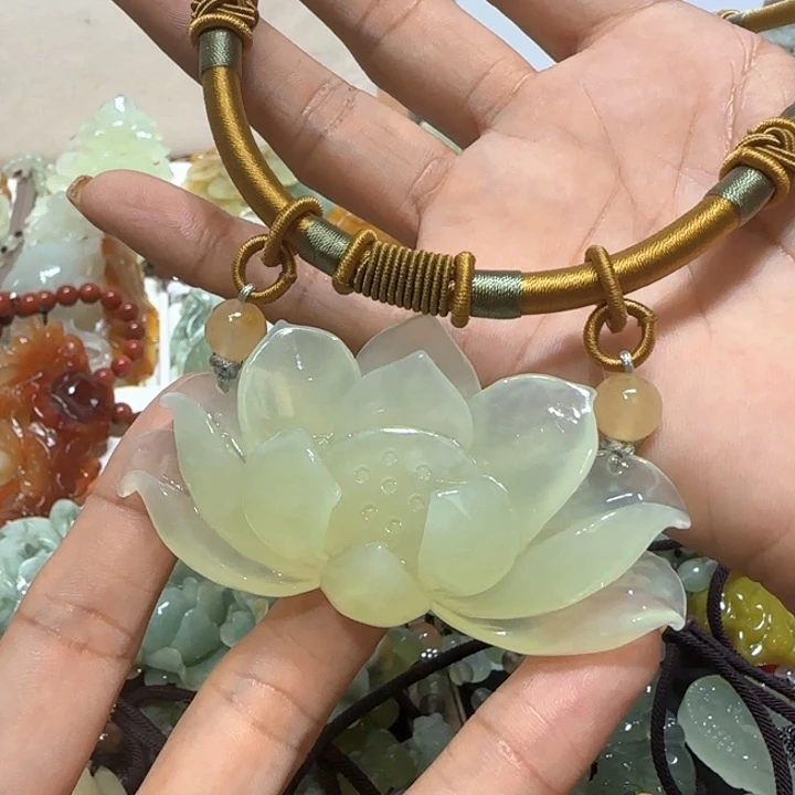 蛇纹石玉未镶嵌吊坠荔*姐