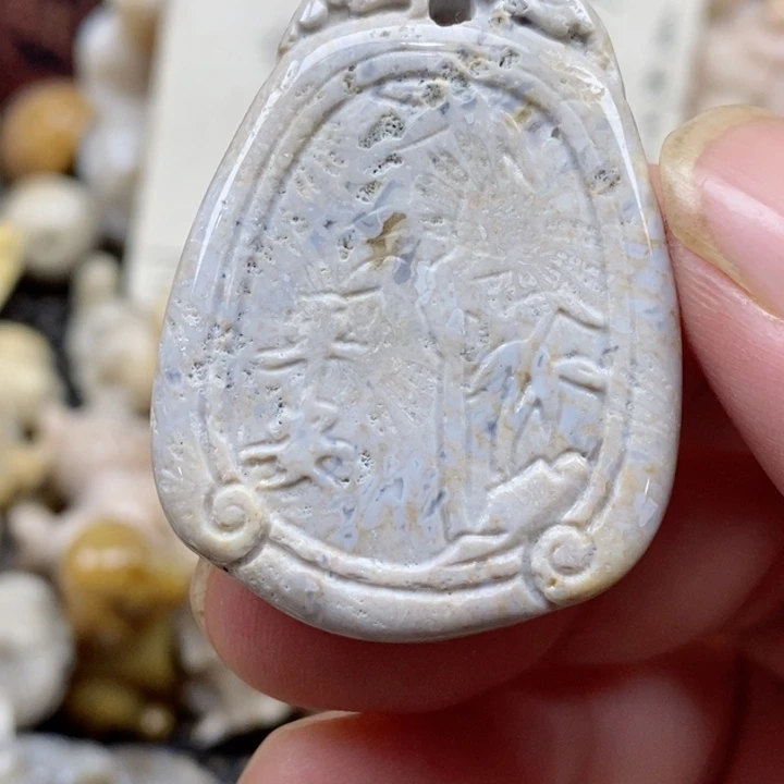 颈饰未镶嵌硅化珊瑚（珊瑚玉）有瑕 小