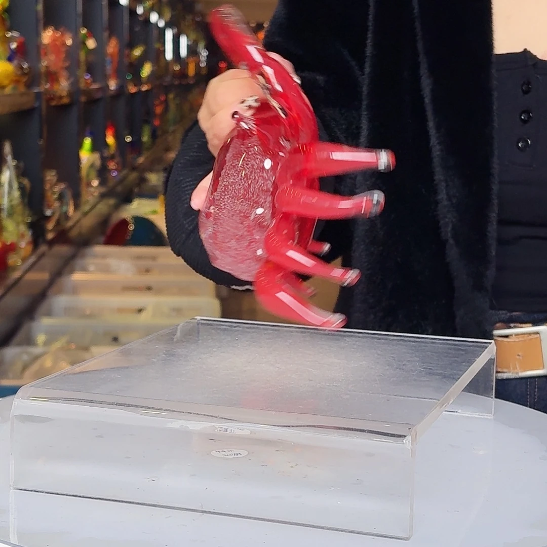 摆件琉璃塔和塔顶为四柱