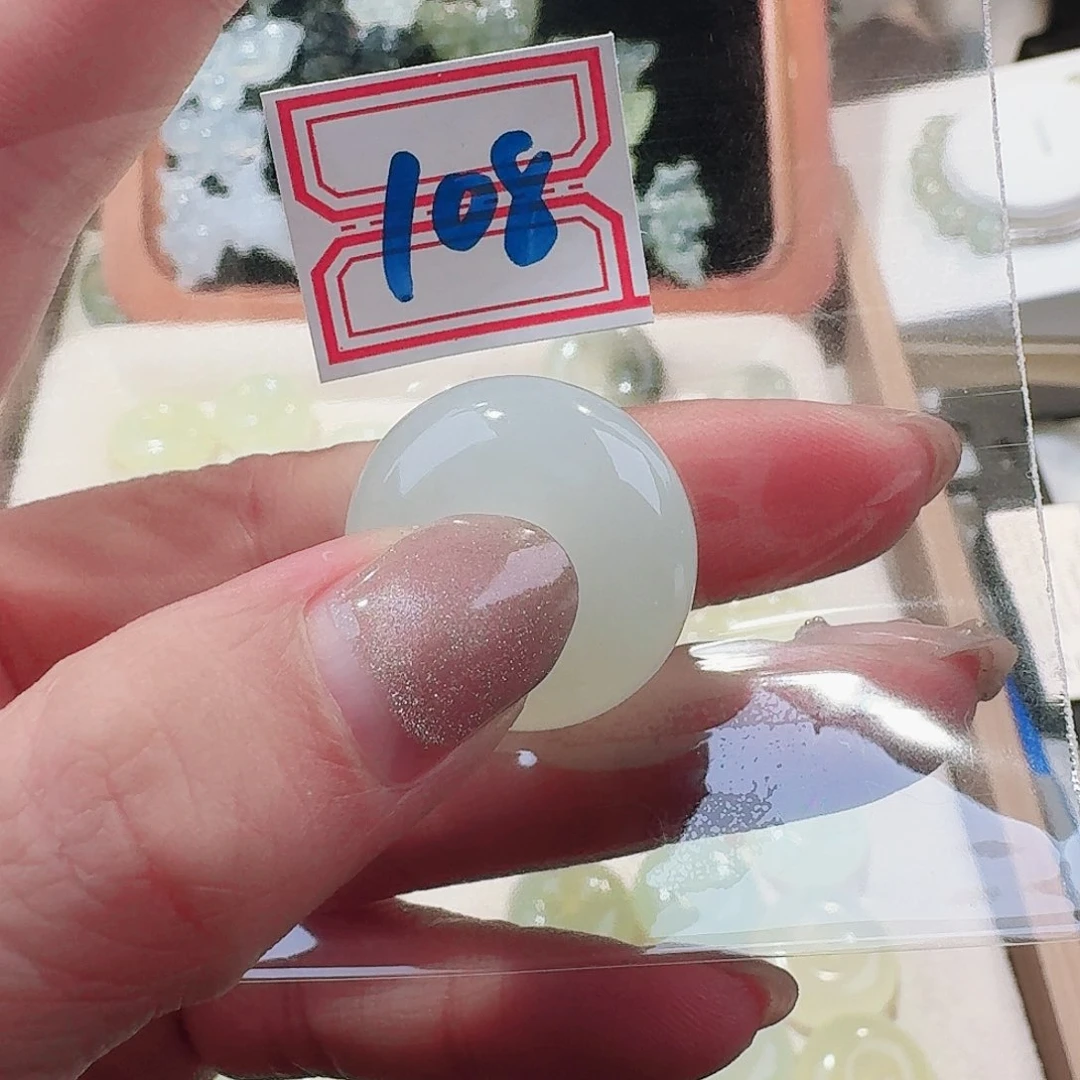 蛇纹石玉颈饰合金精美礼品