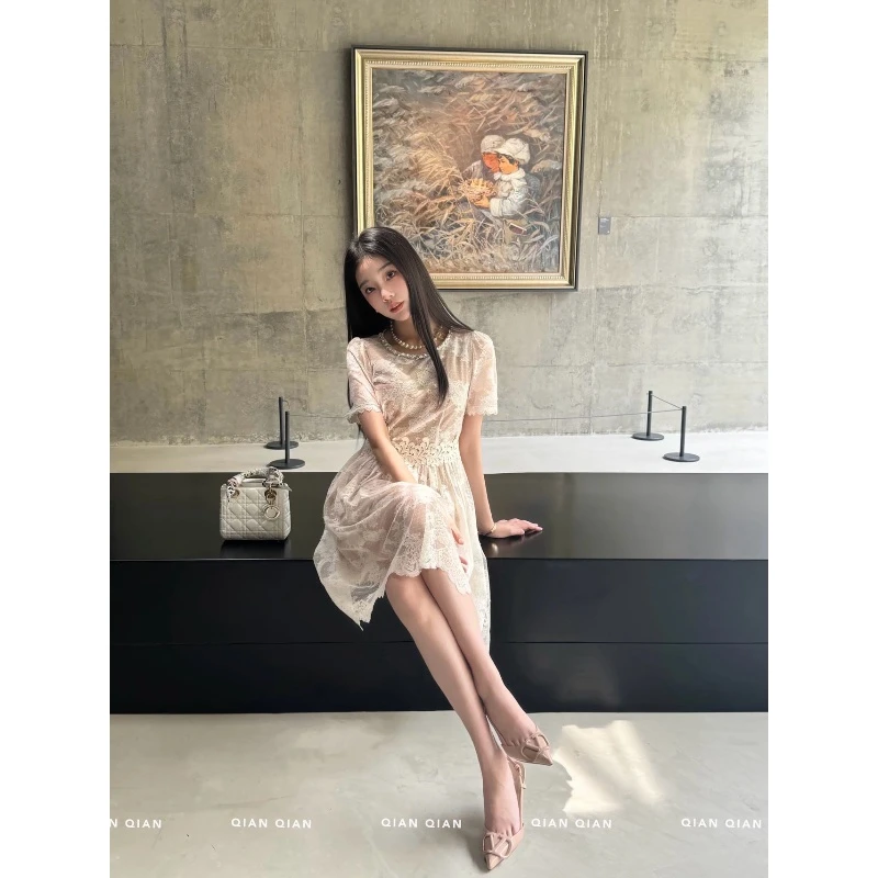 徐开开 奶白 法式气质重工蕾丝钻领夏日显瘦短袖A版连衣裙688551