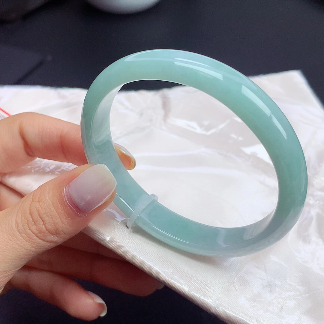 翡翠未镶嵌手镯（贵妃镯）60贵妃