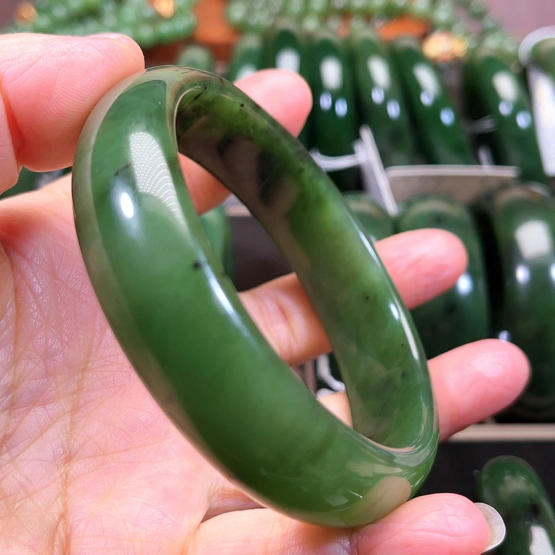 和田玉（碧玉）未镶嵌手镯