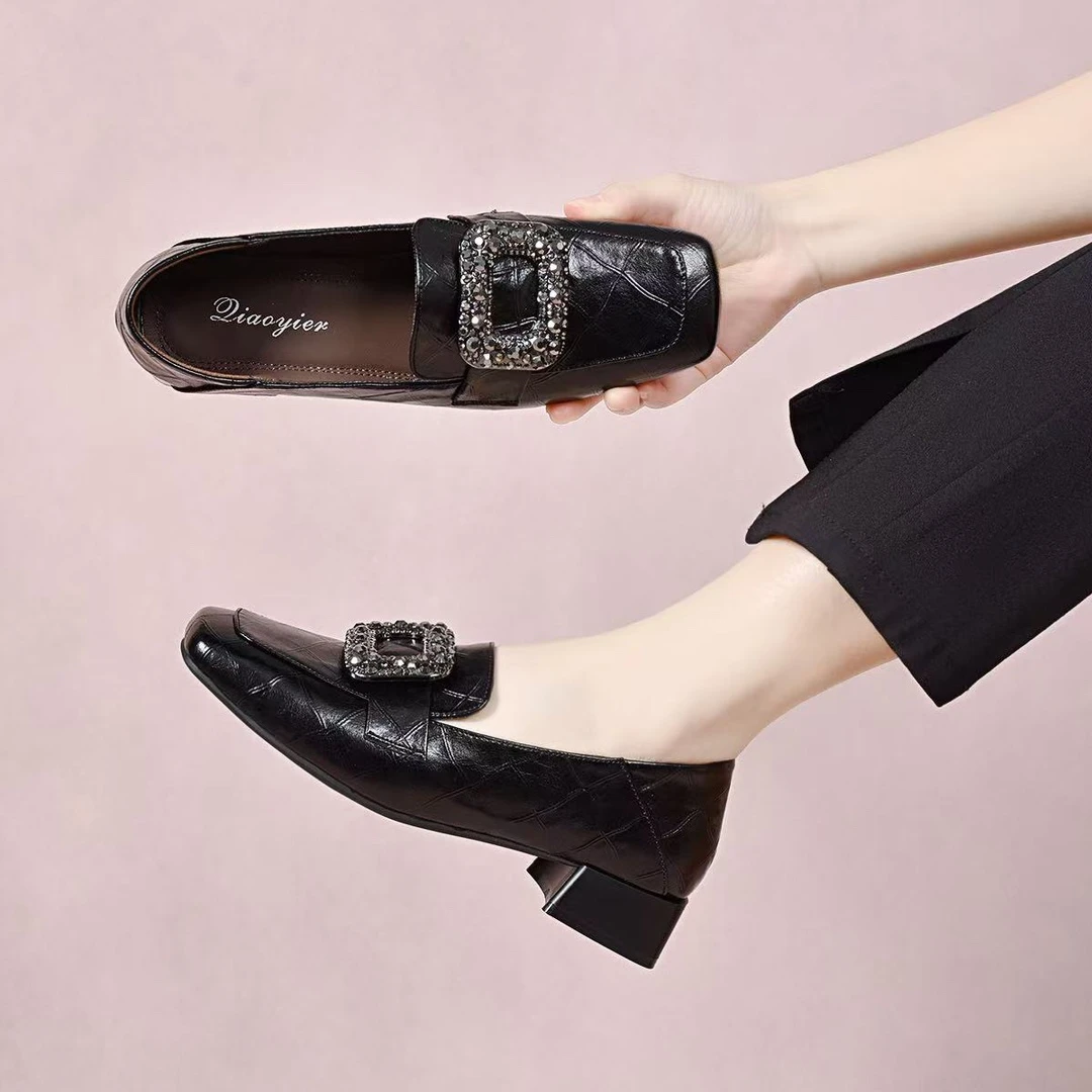 复古英伦风小皮鞋女2025新款春秋粗跟方头中跟单鞋百搭真皮乐福鞋