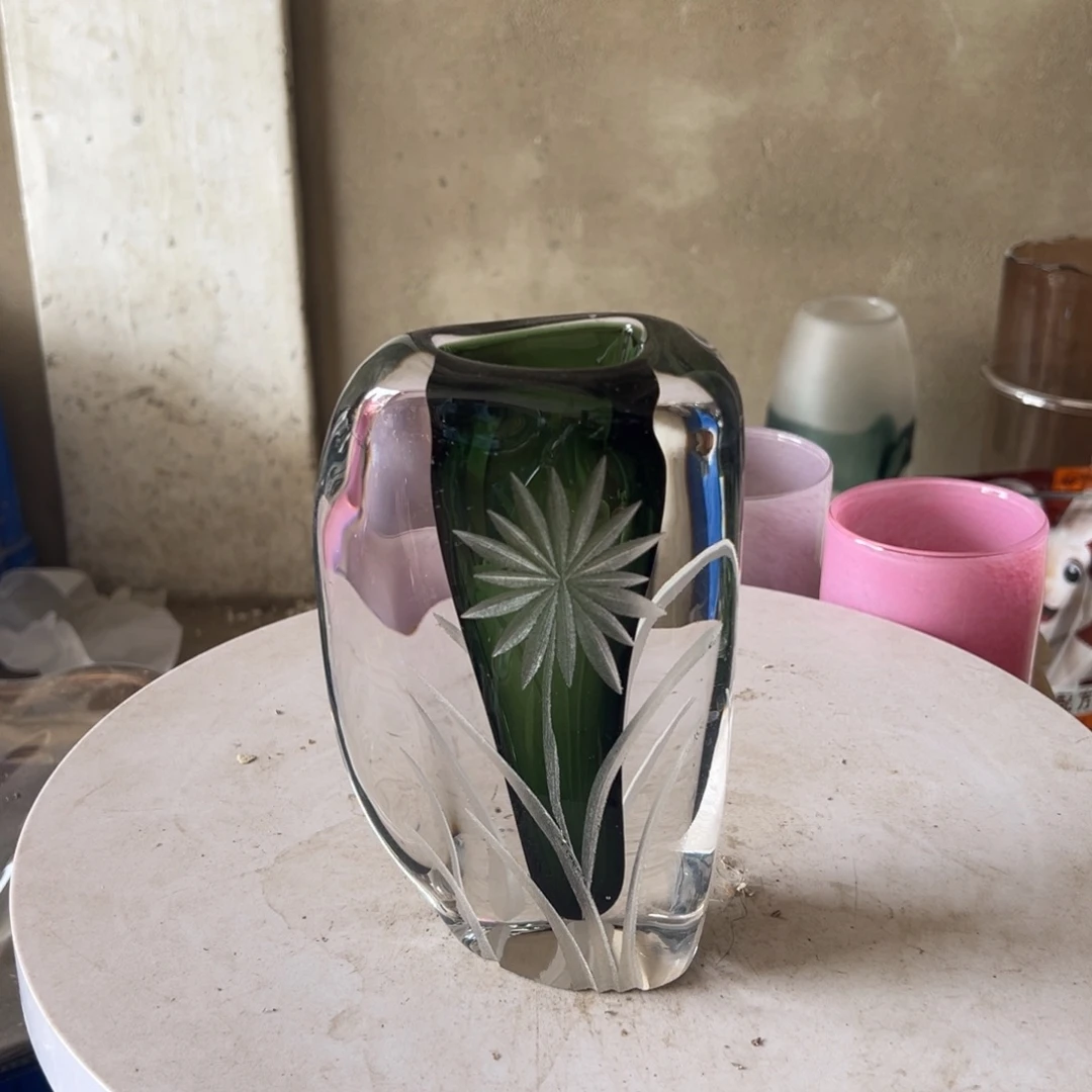 弘扬琉璃花器磕伤高度20