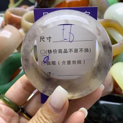 未镶嵌手镯石英质玉