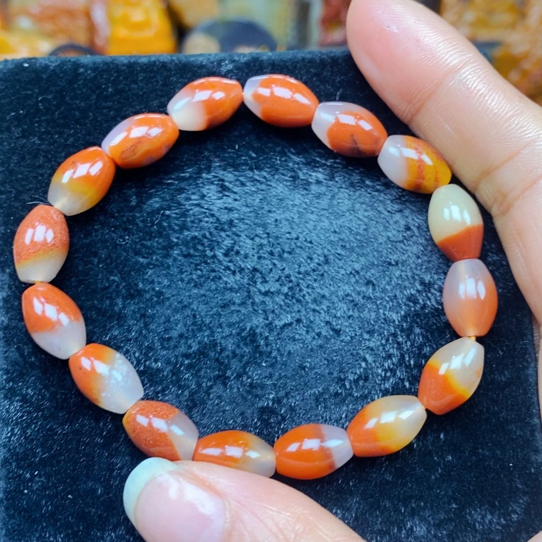 未镶嵌石英质玉（黄龙玉）颈饰