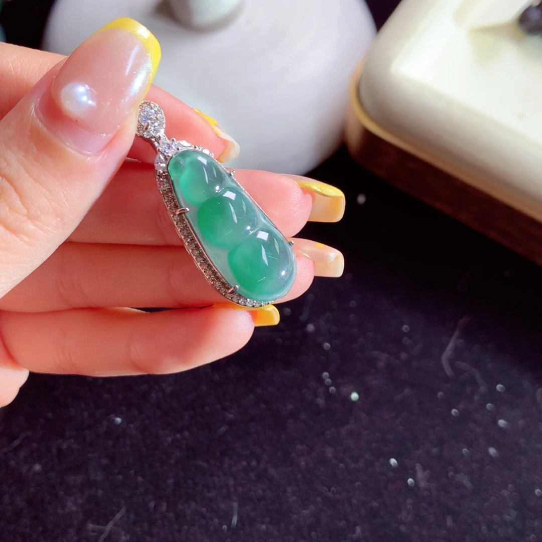 翡翠未镶嵌颈饰天然