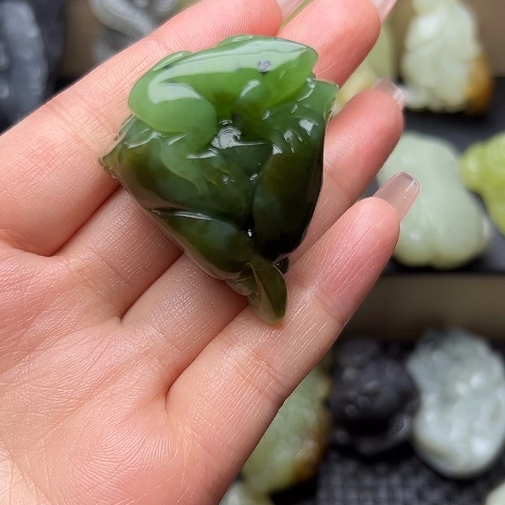 酥***苏和田玉未镶嵌挂件