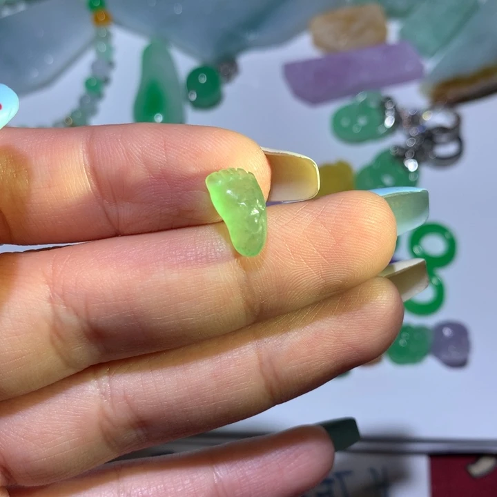 翡翠未镶嵌颈饰无镶嵌