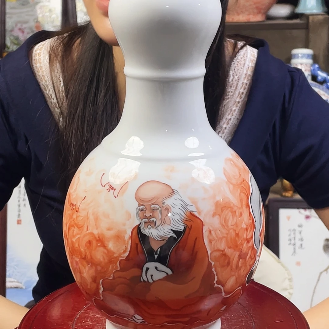 摆件景德镇陶瓷。