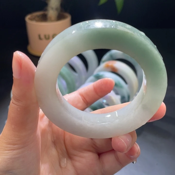 素****定制翡翠未镶嵌翡翠手镯