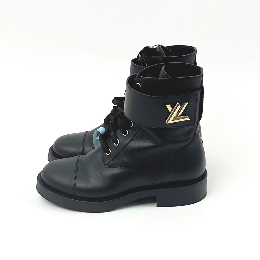 95新 LouisVuitton/路易威登 35.5码 黑色马丁靴 lm1318