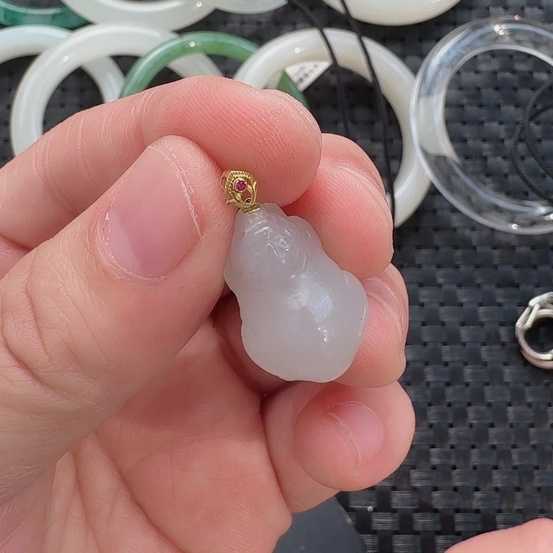 和田玉未镶嵌颈饰