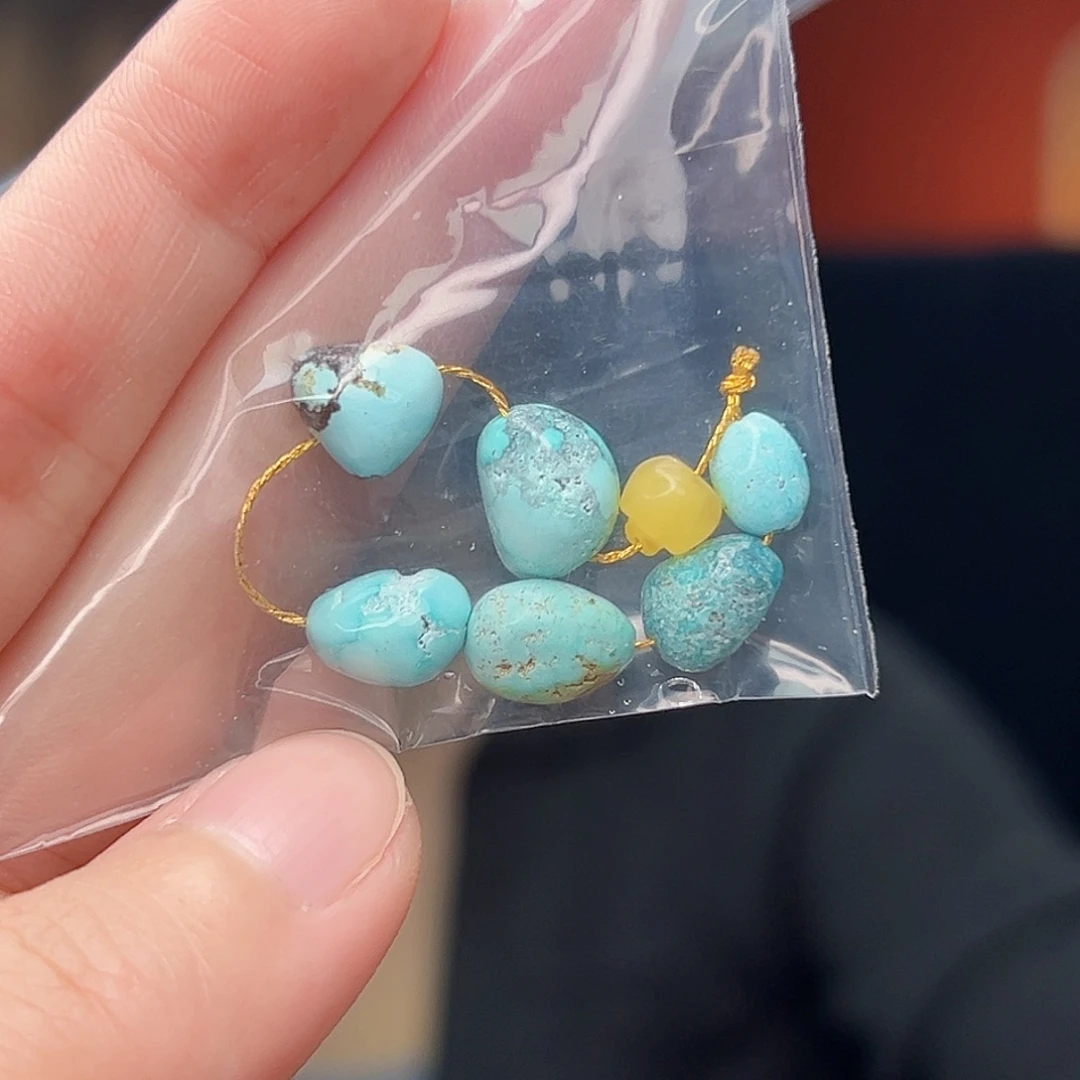 蜜蜡未镶嵌珠宝奇石