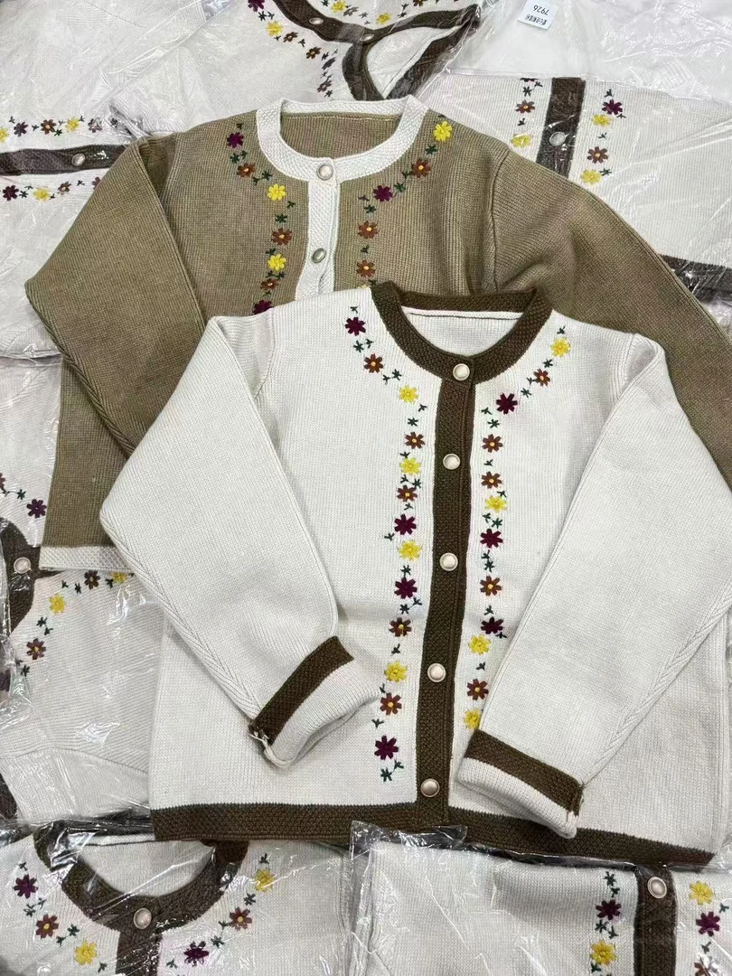 【 雨•美 推荐 】8963刺绣小花圆领开衫上衣