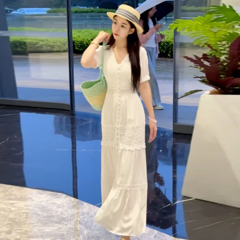 2025夏季灯笼袖V领连衣裙通勤风裙子复古时尚小众长裙蕾丝拼接女