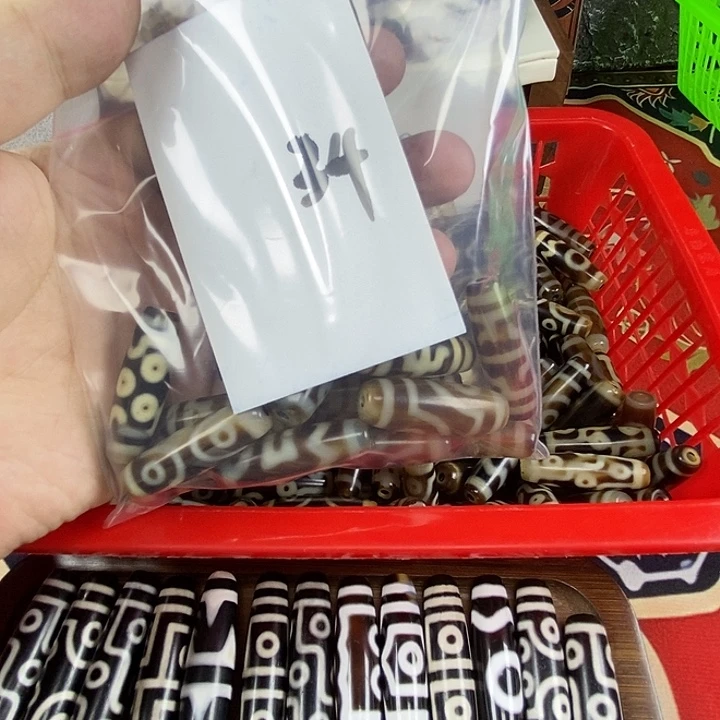 衣***氏玛瑙/玉髓未镶嵌颈饰