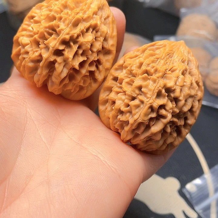 文玩核桃吊坠老鼠一对