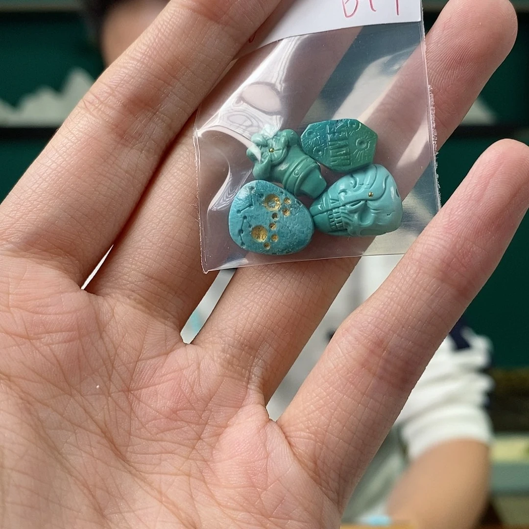 绿松石未镶嵌珠宝奇石