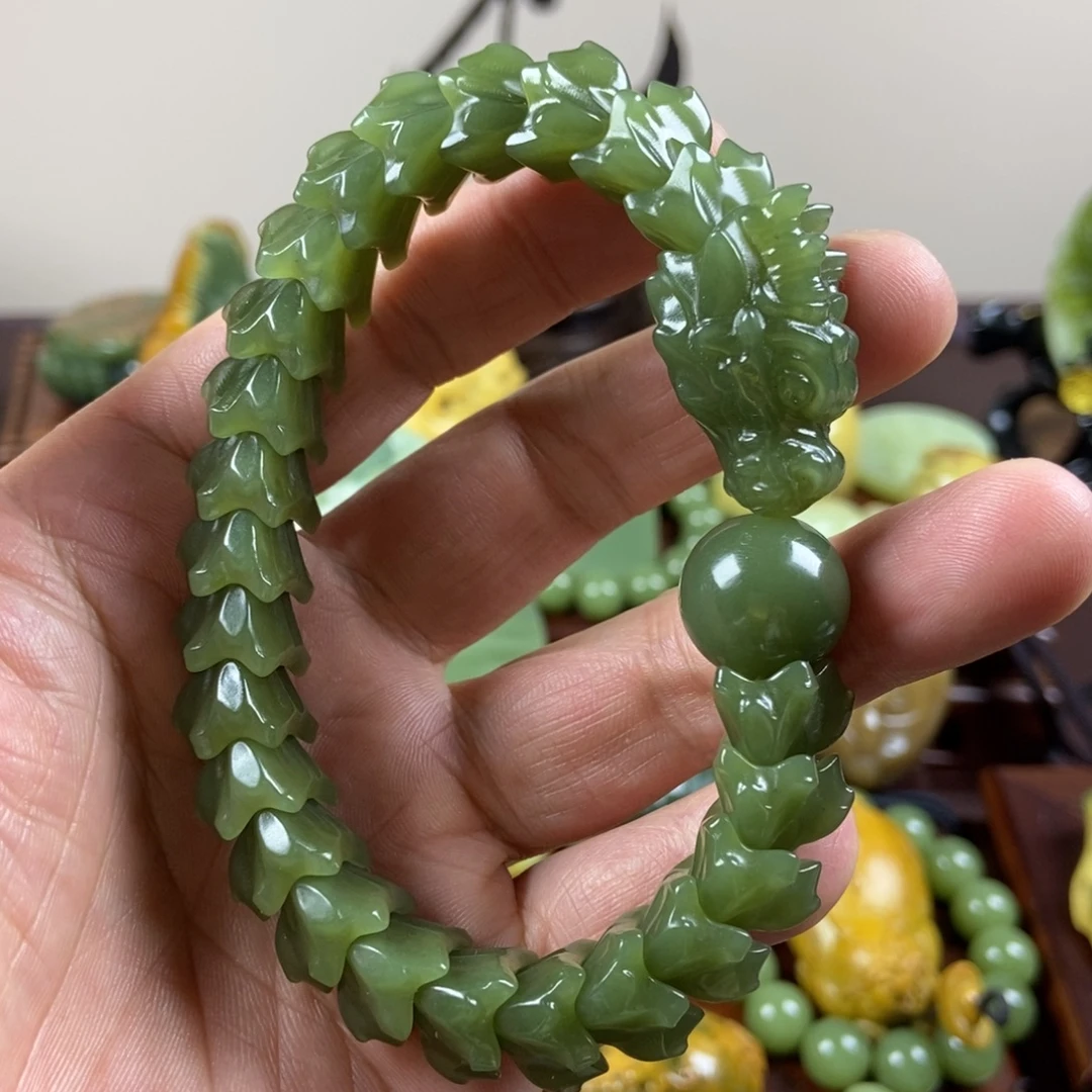 岫岩老玉（透闪石质玉）未镶嵌珠宝奇石