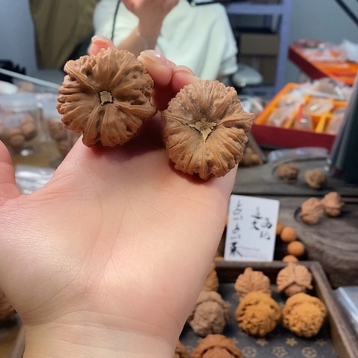 超****吊坠文玩核桃凹底三棱