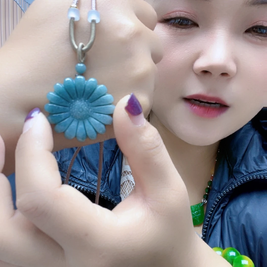 翡翠未镶嵌颈饰项链