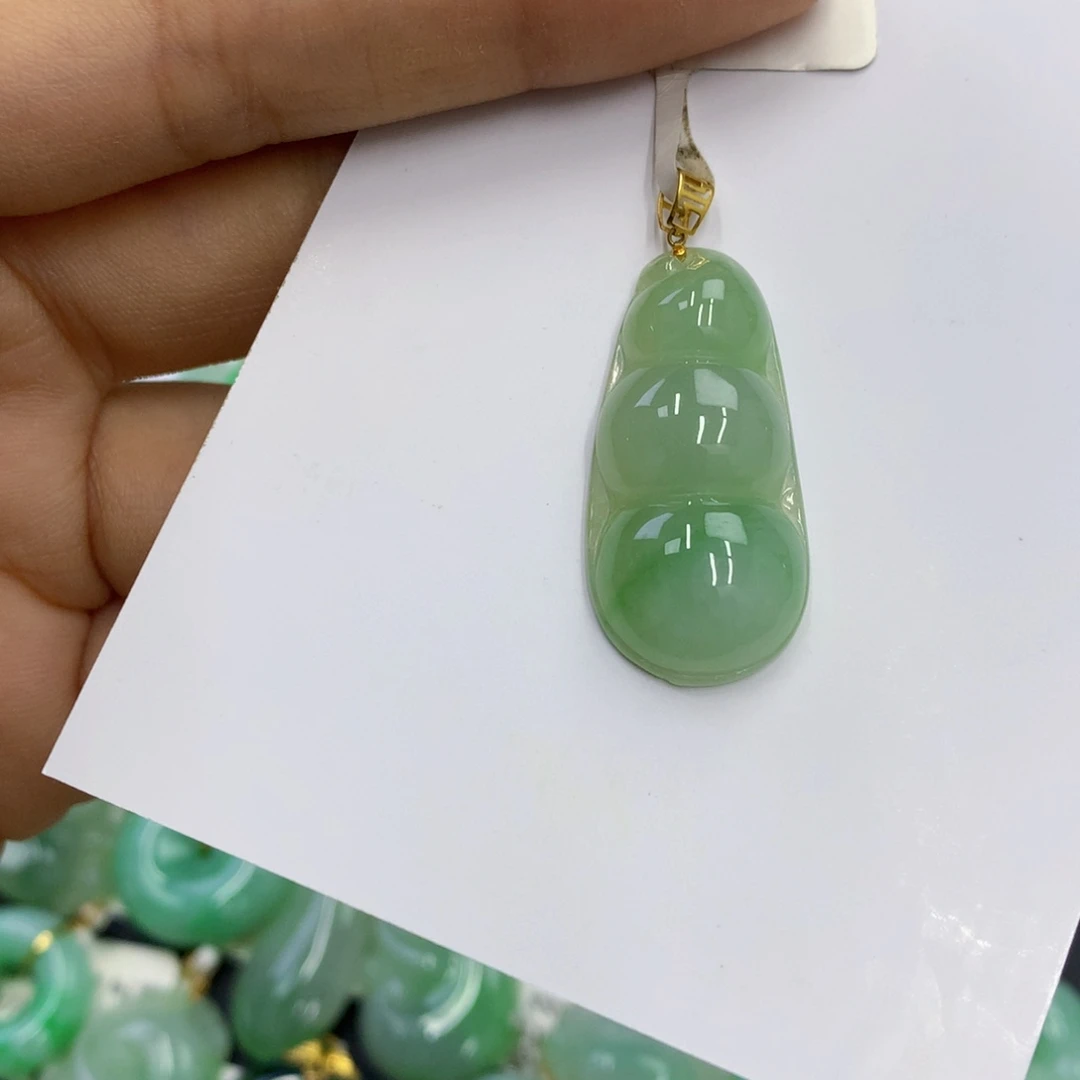 翡翠18K金镶嵌颈饰翡翠