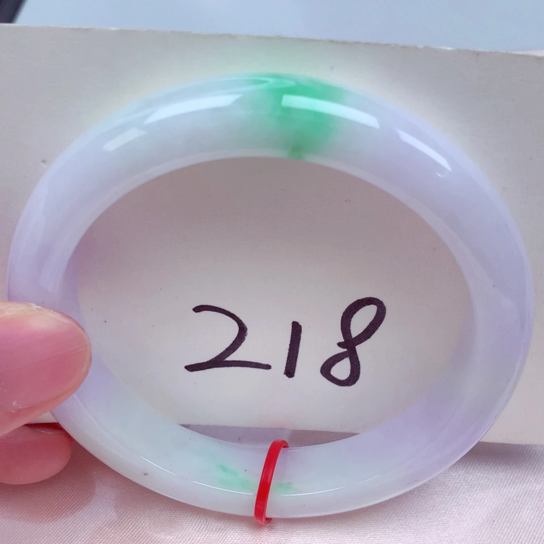 翡翠手镯未镶嵌翡翠