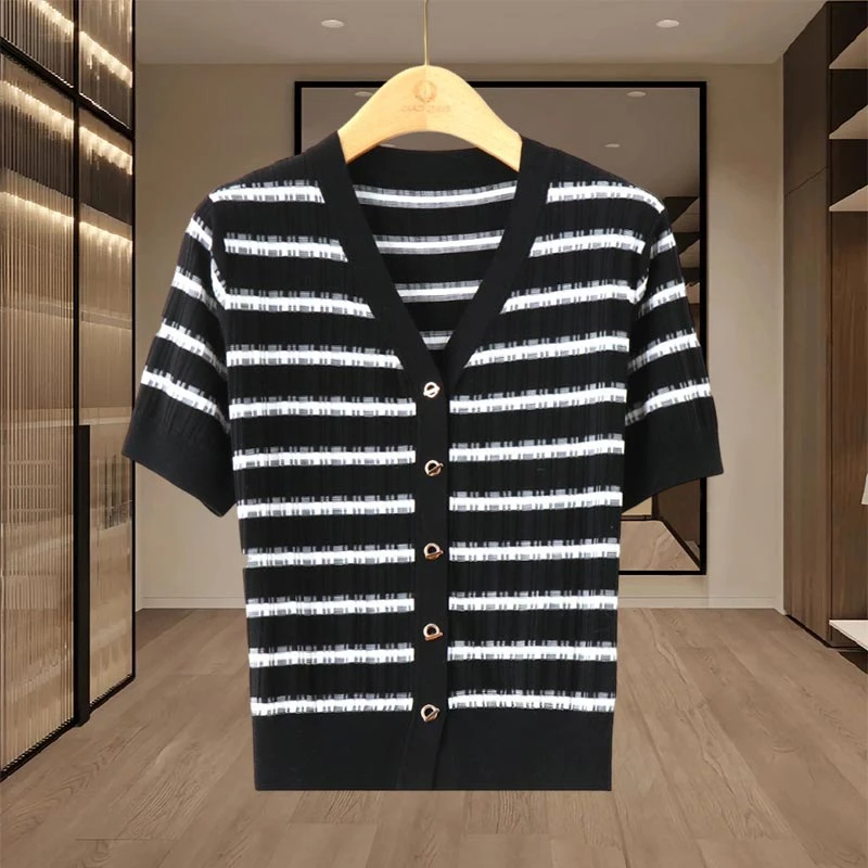 2025春夏新款设计感条纹轻薄透气针织短袖开衫女时尚个性百搭上衣