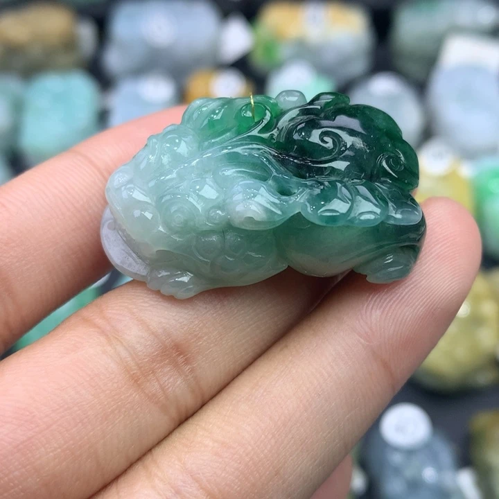 翡翠颈饰未镶嵌天然缅甸翡翠