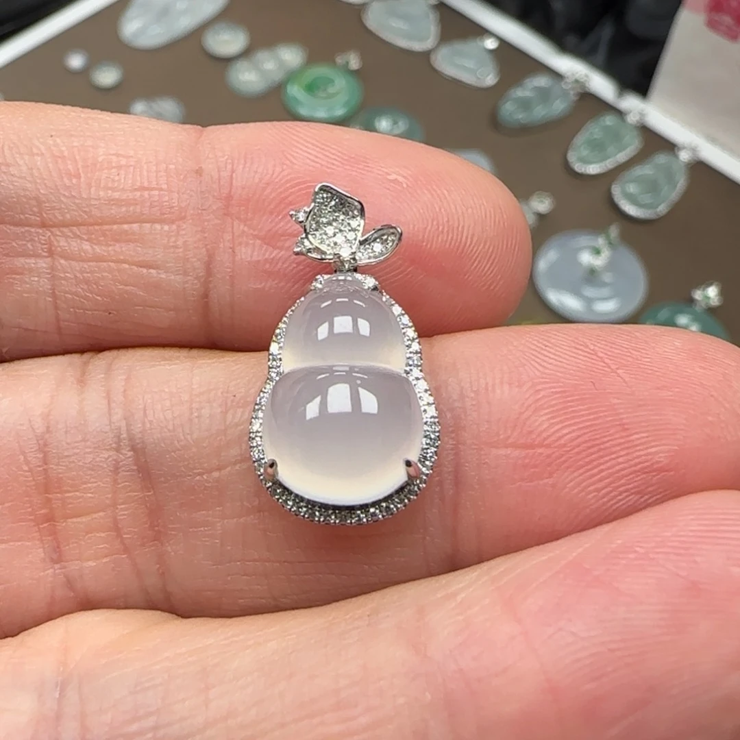 翡翠颈饰18K金镶嵌葫芦