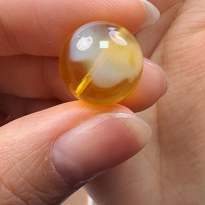 蜜蜡未镶嵌珠宝奇石