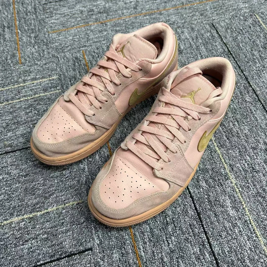 42.5码 Jordan1 脏粉 板鞋/参考价1999