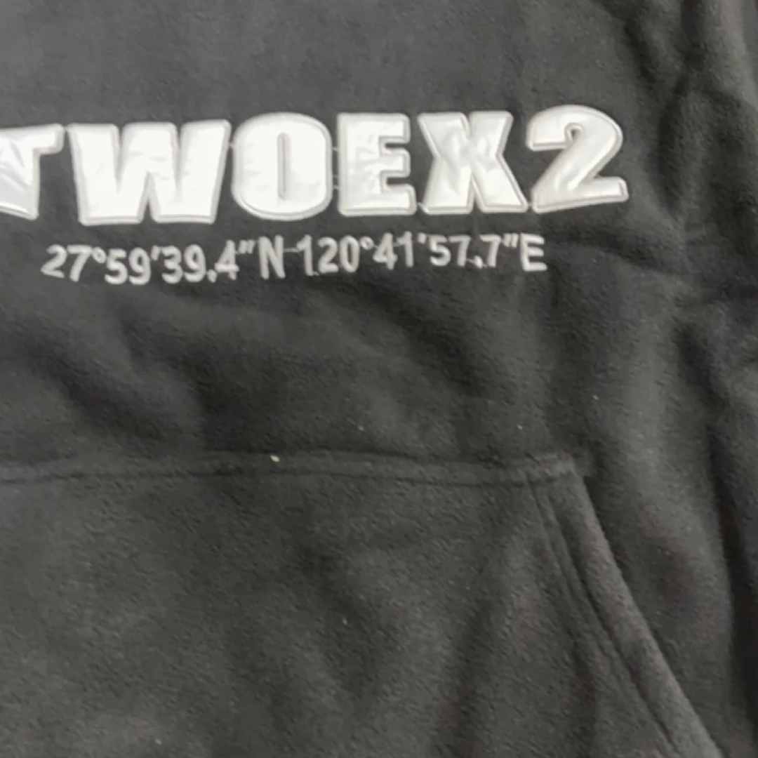 小twoe摇粒绒连帽刺绣卫衣