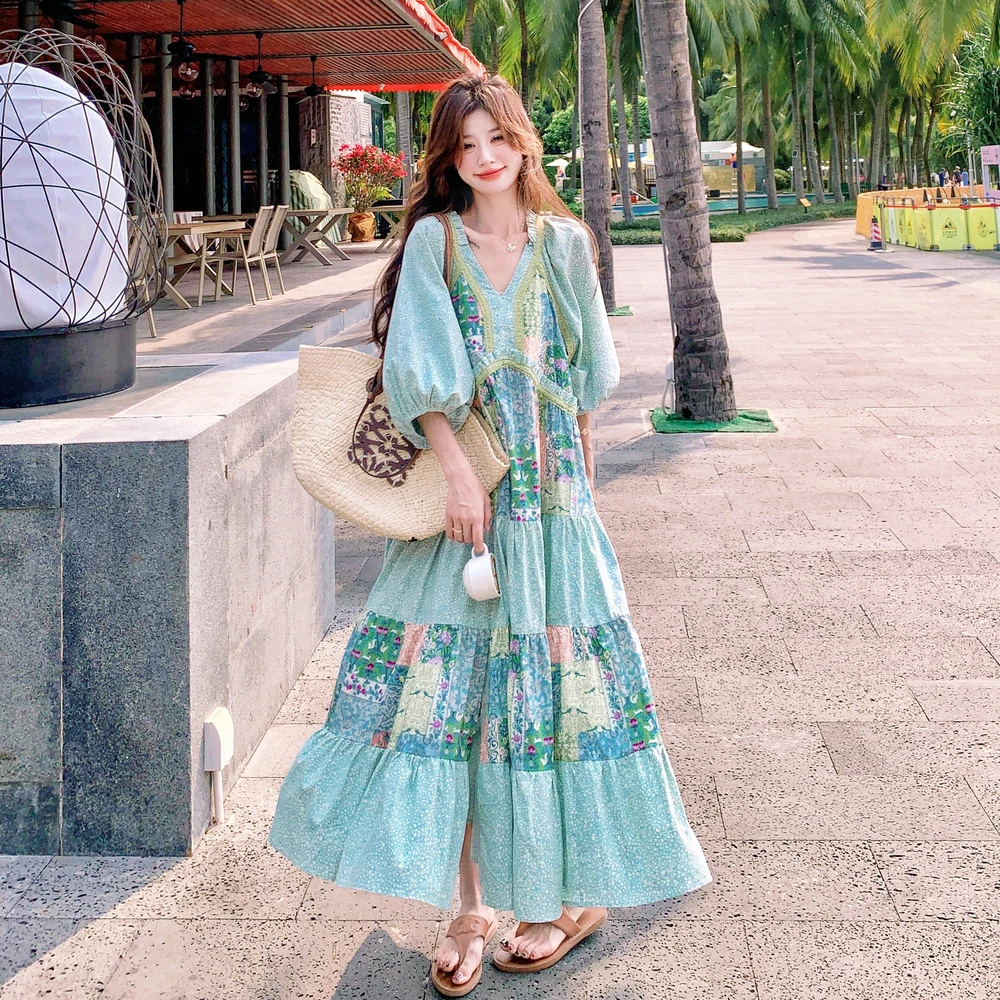 夏季宽松拼接连衣裙女遮肚藏肉显瘦海岛度假印花裙梨形a字v领长裙