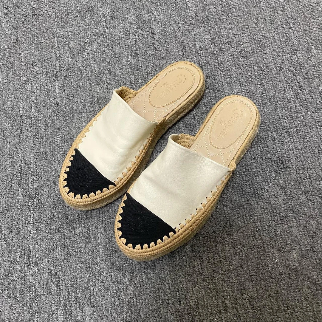 95新 Chanel/香奈儿 CHANEL/香奈儿  套脚圆头渔夫鞋 35码/7231