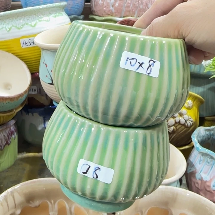 凑9块包邮，有孔，陶瓷花盆