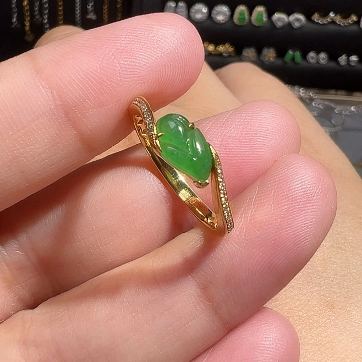 翡翠戒指18K金镶嵌吉祥如意玉兰花翡翠戒指