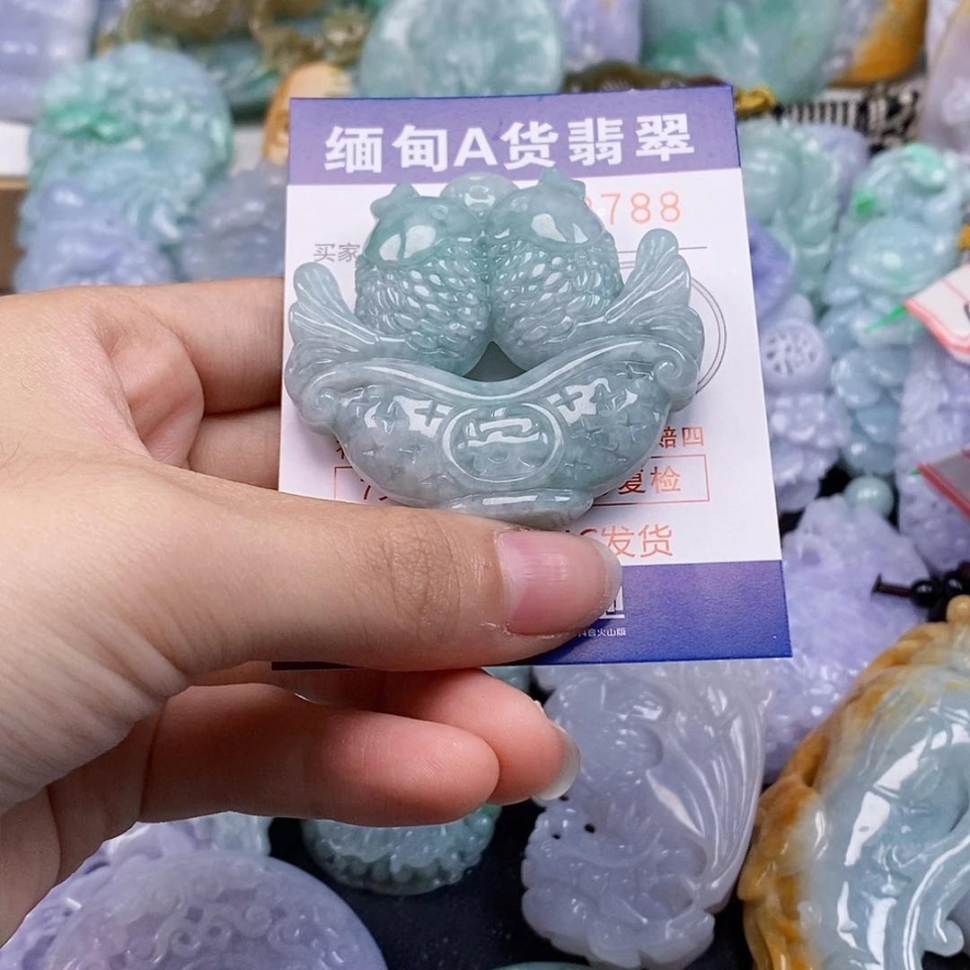 吊坠(不含链)未镶嵌翡翠